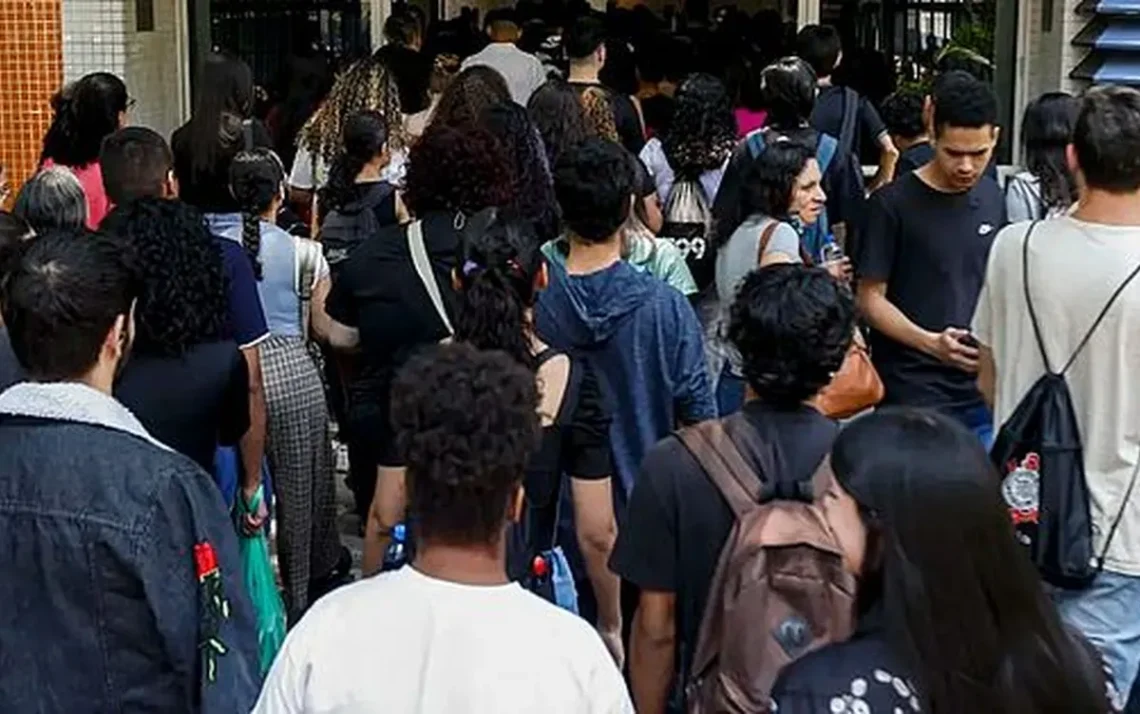 incentivo educacional, benefício financeiro, auxílio escolar