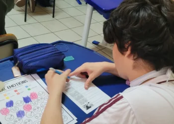 criança com autismo, estudantes com TEA