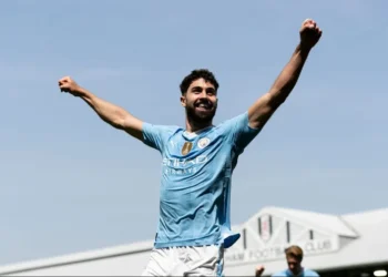 Como conversa com capitão do City fez zagueiro abrir mão de pênalti e não entrar para história da Premier League - Foto: @ ESPN - Todos os direitos: @ ESPN