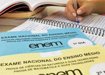 exame de admissão aos cursos superiores;