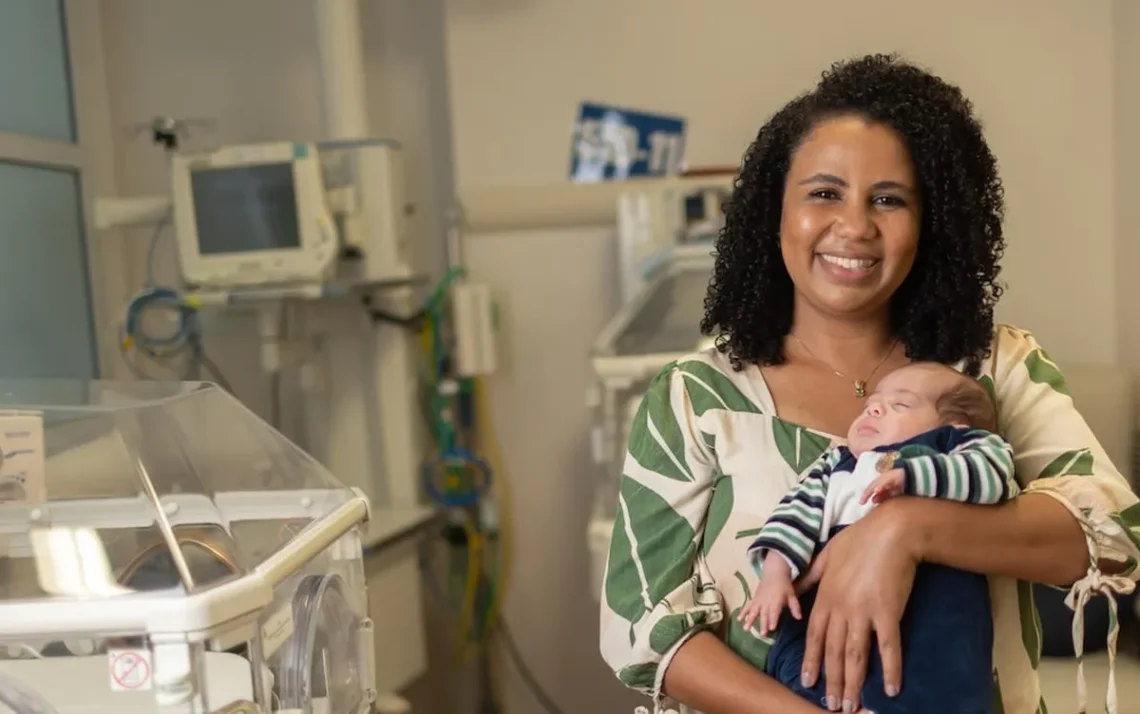 clínica neonatal, sala de recuperação, centro de cuidados intensivos para recém-nascidos;