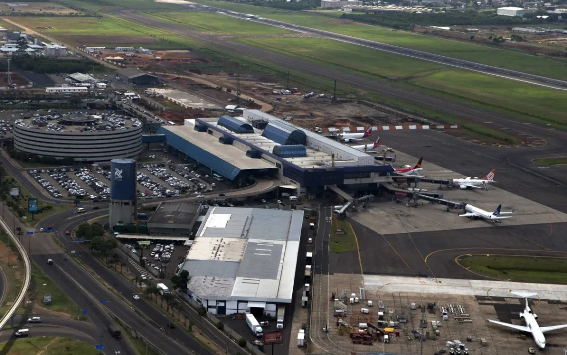 Aeroporto, Internacional Salgado, Filho;