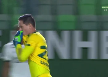 goleiro, que marca, gols, goleiro, goleador, goleiro, que balança, as redes;