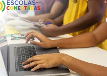 ensino digital, tecnologia educacional, formação digital;