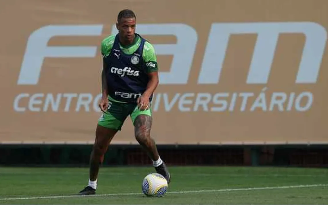 jogador, atleta, lateral-esquerdo;